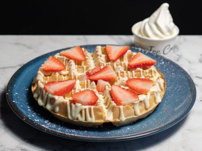 Waffle-White Chocolate with Strawberries